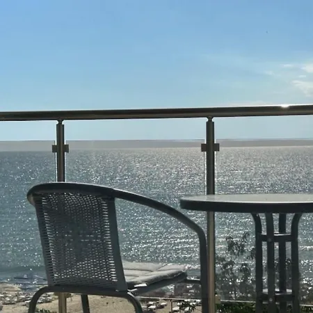 Sea View 3 *